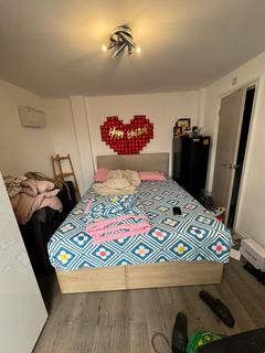 Studio to rent, Springwell Road, Hounslow TW5