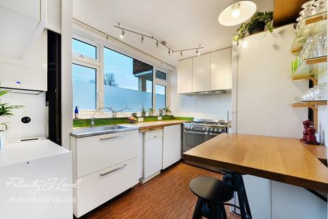 2 bedroom apartment for sale, Excelsior Gardens, London