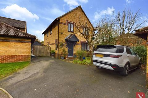 7 Dovedale, Luton, LU2 7FQ