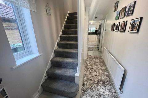 7 Dovedale, Luton, LU2 7FQ