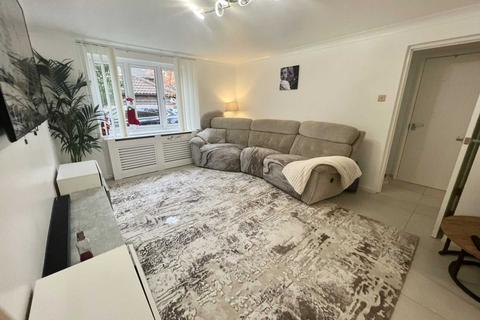 7 Dovedale, Luton, LU2 7FQ