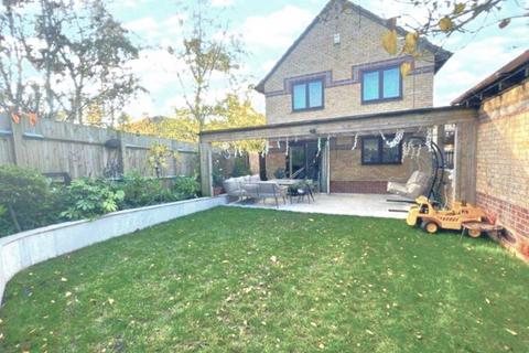 7 Dovedale, Luton, LU2 7FQ