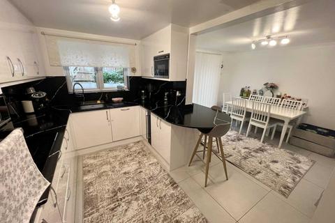 7 Dovedale, Luton, LU2 7FQ