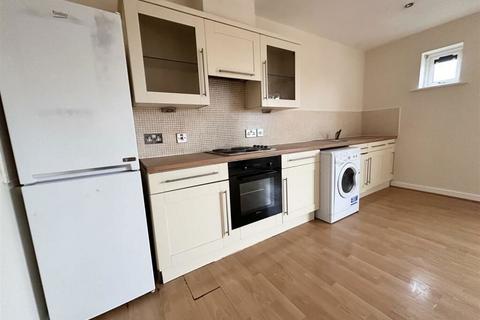 3 bedroom flat for sale, Sugar Mill Square, Salford, Greater Manchester, M5 5EB