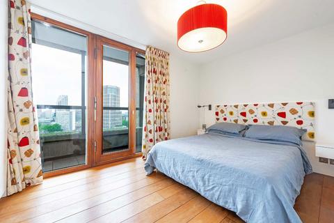 3 bedroom flat for sale, Barbican, London EC2Y