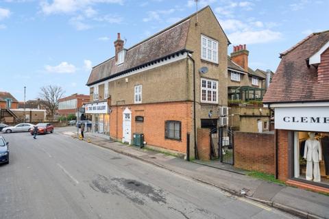 2 bedroom apartment to rent, The Broadway, Penn Road, Beaconsfield, Buckinghamshire, HP9