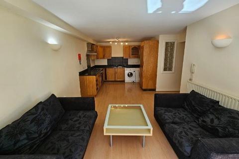 2 bedroom flat to rent, Raleigh Street, Nottingham NG7