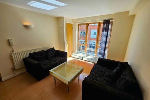 2 bedroom flat to rent, Raleigh Street, Nottingham NG7