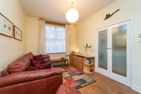 2 bedroom terraced house for sale, Thornton Road, Fallowfield