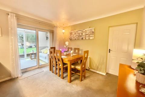 12 Sidcot Place, Stoke-on-trent, ST1 6DZ