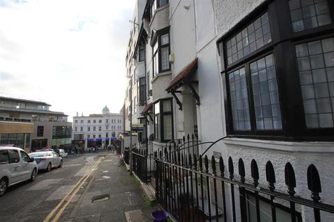 2 bedroom flat to rent, Queen Square, Brighton