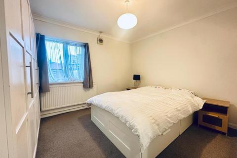 1 bedroom flat to rent, Whales Yard | Stratford | E15 | SHORT TERM LET