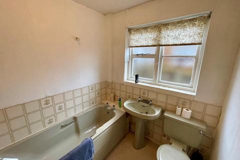 2 bedroom semi-detached bungalow for sale, St. Georges Avenue, Great Sutton, Ellesmere Port