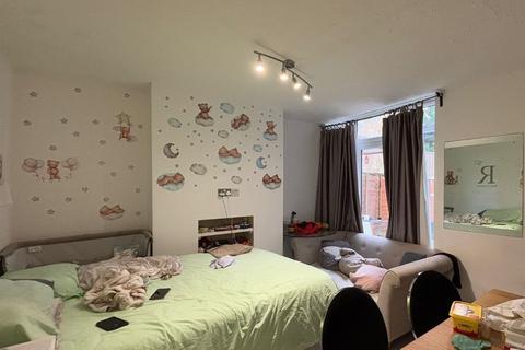 2 bedroom flat for sale, 150B Braemar Avenue, Neasden, London, NW10 0DS