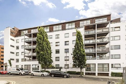 2 bedroom flat for sale, The Bittoms, Kingston Upon Thames KT1