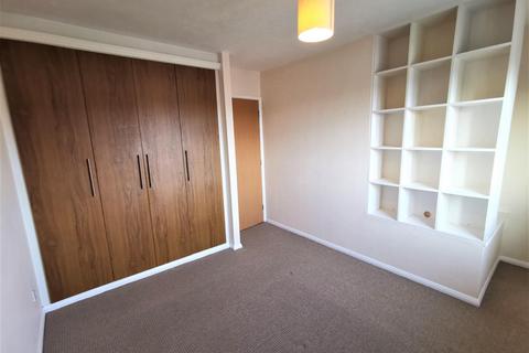 2 bedroom terraced house to rent, Squirrel Drive, Worcester WR5