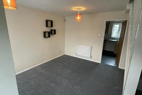 2 bedroom terraced house to rent, Squirrel Drive, Worcester WR5