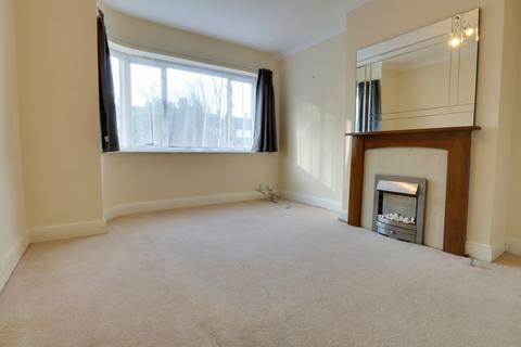 2 bedroom apartment to rent, Warren Road, Orpington BR6