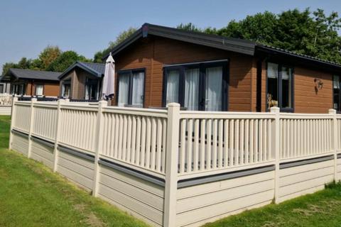 2 bedroom lodge for sale, York YO42