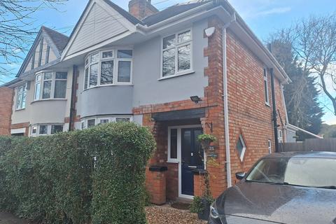 3 bedroom semi-detached house to rent, Glen Parva, Leicester LE2