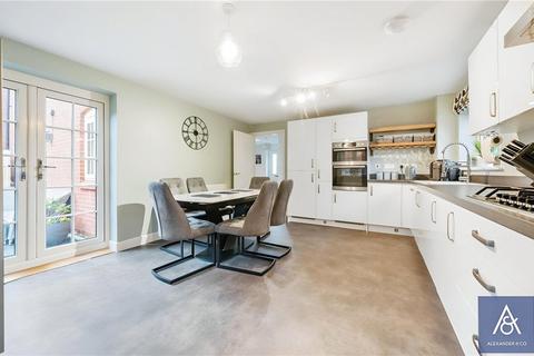 53 Flanders Way, Brackley, NN13 6FX
