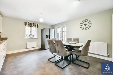 53 Flanders Way, Brackley, NN13 6FX