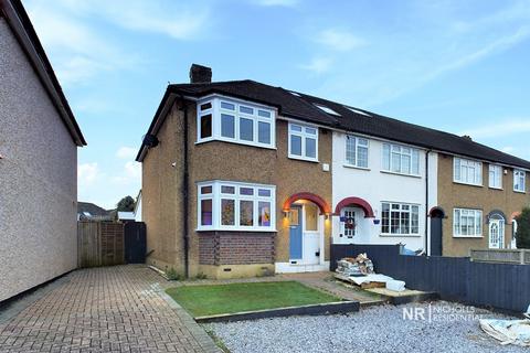 37 Devon Way, Chessington, KT9 2RH