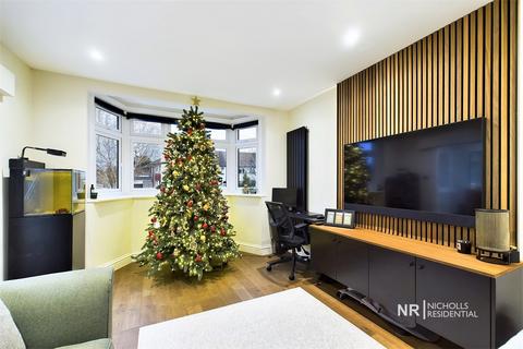 37 Devon Way, Chessington, KT9 2RH