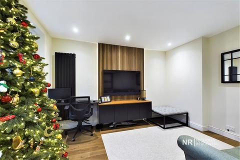 37 Devon Way, Chessington, KT9 2RH