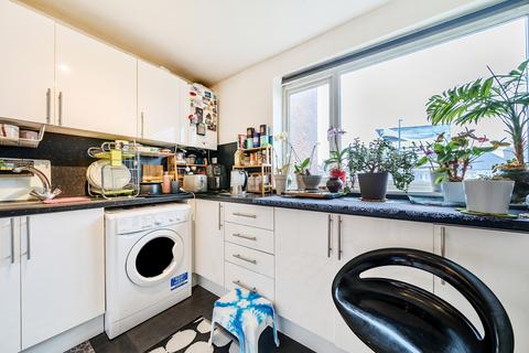 2 bedroom maisonette for sale, Abbotts Road, Sutton SM3