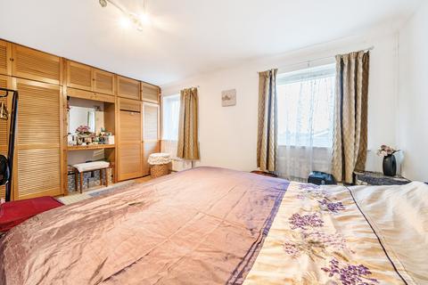 2 bedroom maisonette for sale, Abbotts Road, Sutton SM3