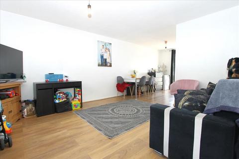 3 bedroom house to rent, Wellington Avenue , London, N9