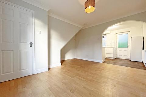 2 bedroom end of terrace house to rent, Landmere Gardens, Nottingham NG3