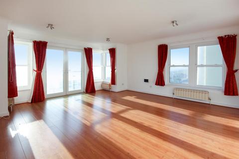 3 bedroom flat to rent, Kings Road, Brighton