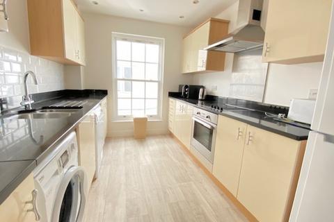 3 bedroom apartment to rent, Old Watling Street, Canterbury CT1