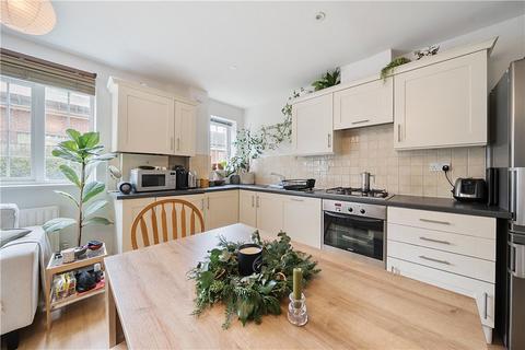 2 bedroom apartment for sale, Kelly Avenue, London