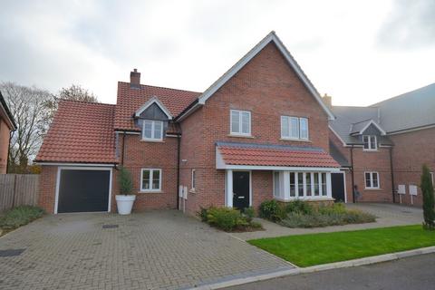 4 bedroom detached house to rent, Joyce Frankland Close, Newport