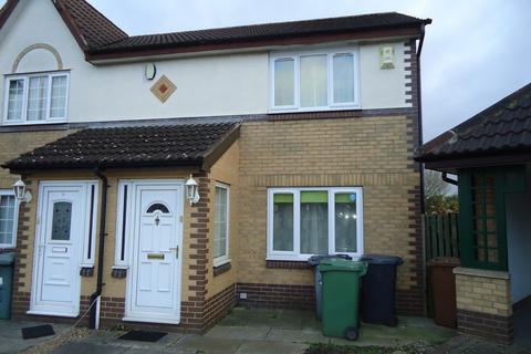 3 bedroom semi-detached house to rent, Gardeners Court, Leeds LS10