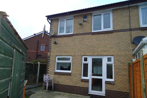 3 bedroom semi-detached house to rent, Gardeners Court, Leeds LS10