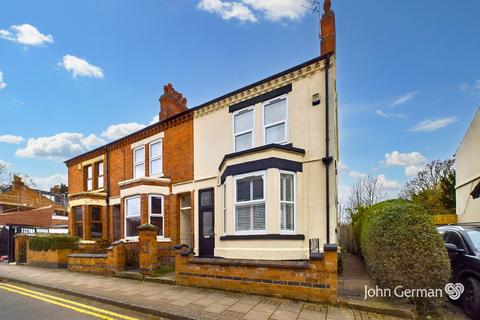 3 bedroom end of terrace house for sale, Gladstone Street, Loughborough