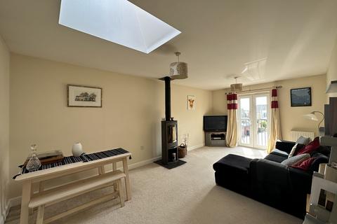 2 bedroom detached house to rent, Hardy close, Exeter EX2