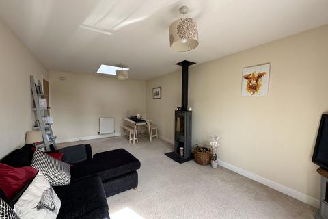 2 bedroom detached house to rent, Hardy close, Exeter EX2