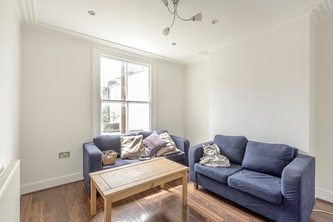 3 bedroom end of terrace house to rent, Lizban Street Blackheath SE3