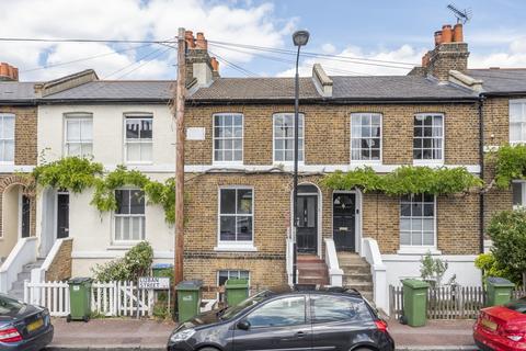 3 bedroom end of terrace house to rent, Lizban Street Blackheath SE3