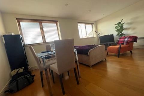 1 bedroom apartment to rent, Cayenne Court, London SE1