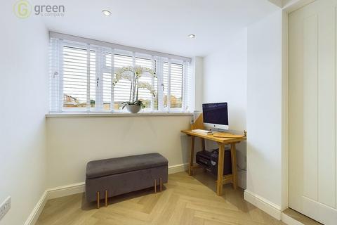 25 Danelagh Close, Tamworth, B79 8LR