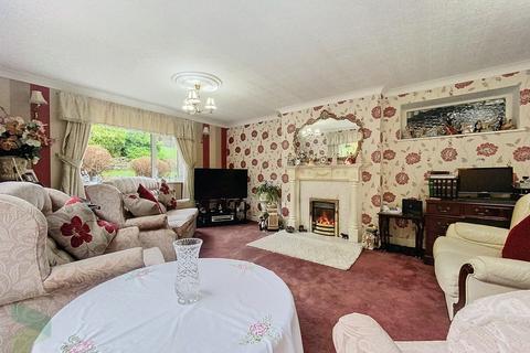 17 Dukes Drive, Hoddlesden, Darwen, BB3 3RA