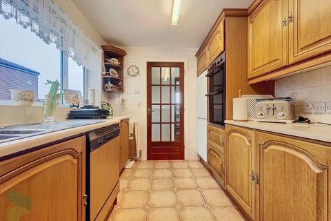 17 Dukes Drive, Hoddlesden, Darwen, BB3 3RA