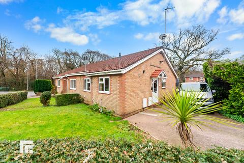 2 bedroom semi-detached bungalow for sale, Mayhill Close, Thornhill