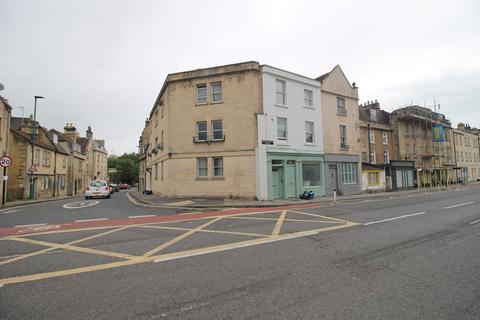 Studio to rent, Monmouth Place, Bath